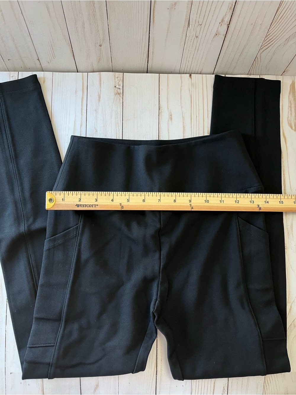 Lou & Grey Black Sporty Ponte Side Pocket Leggings - Picture 4 of 9